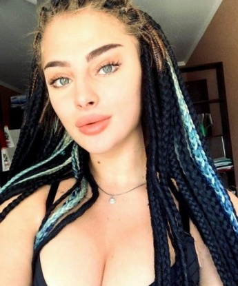 Экзотическая красавица ждет тебя для ярких интимных впечатлений. Опытна в любых желаниях, я окуну тебя в мир страсти и наслаждения. Позвони, и я подарю тебе незабываемое время! 9320, 23 года